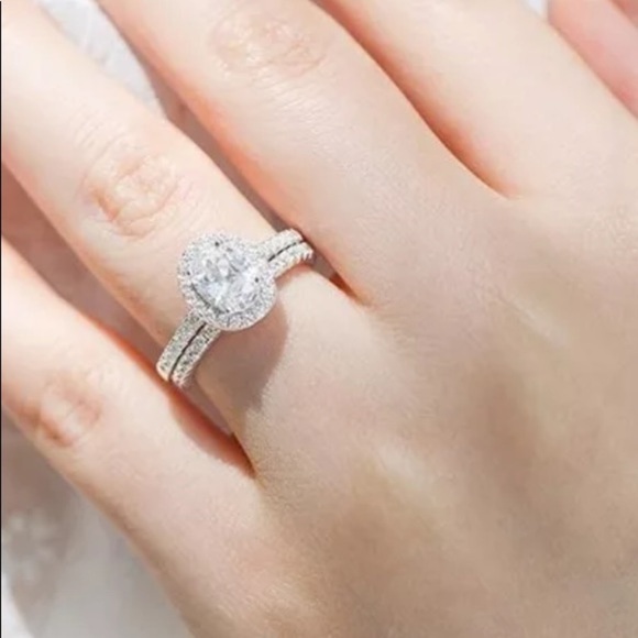 𝅺NEW 925 Silver 1.5 CT Oval Cut Halo Diamond Ring Set - Picture 5 of 9